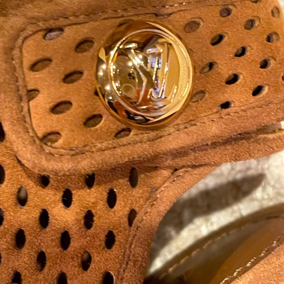 Louis Vuitton suede leather heels. Perfect for fall! Comes w/ box and dust bag - Picture 3 of 10